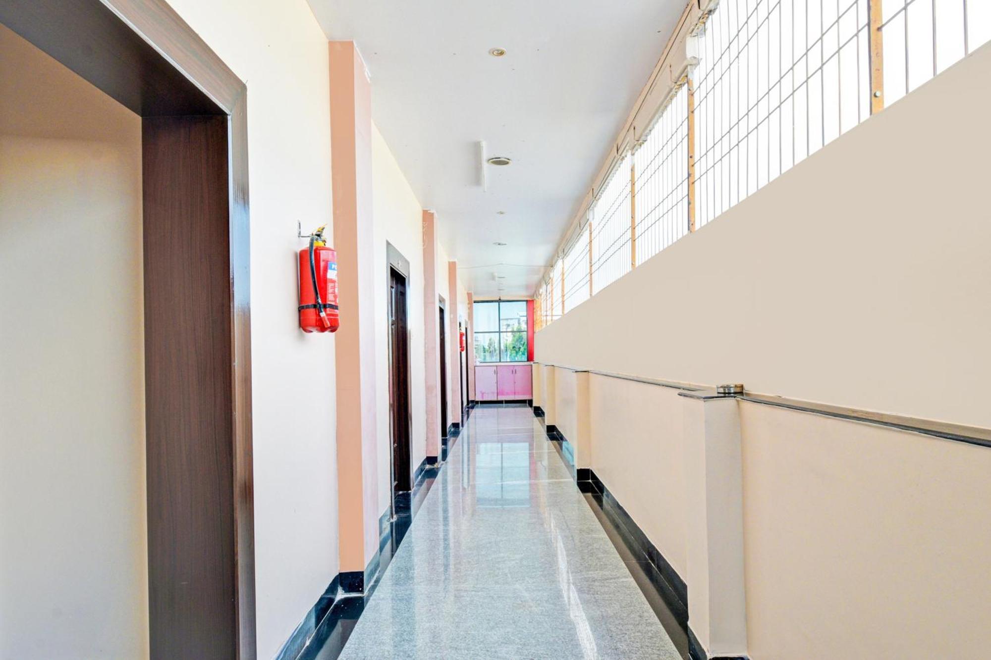 Super Hotel O Kurnool Near Kurnool Medical College Exterior foto